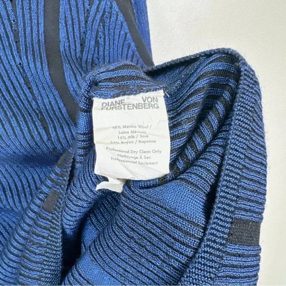 Diane Von Furstenberg Navy and Black Crew Neck Sweater - Picture 14 of 16